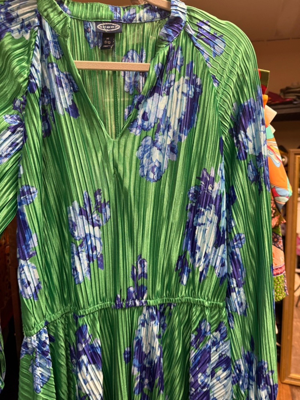 Green Floral High-Low Wrap Dress with Tie Waist - Picture 4 of 11